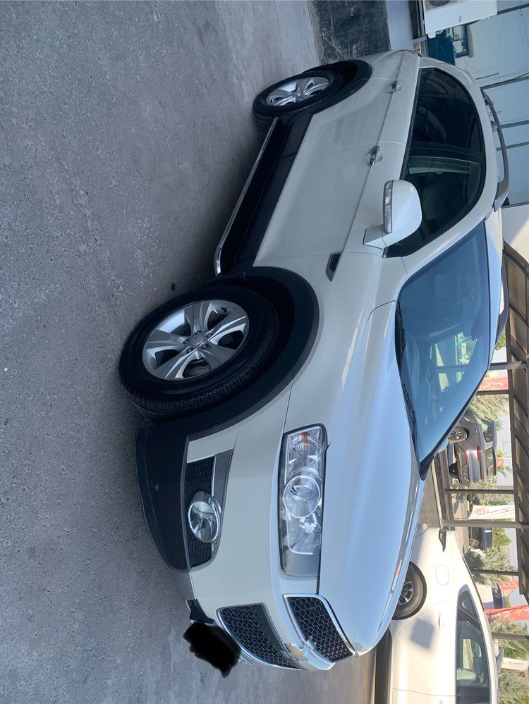 Captiva 2.  3.0l tozza 2011 y sotiladi.