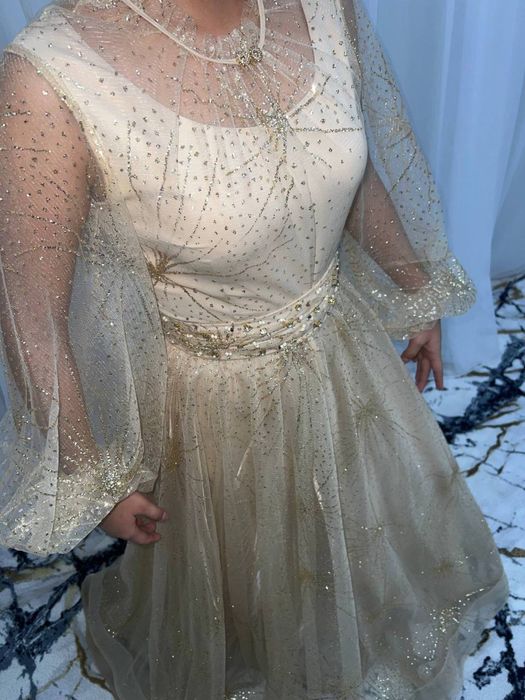 Вечернем платье