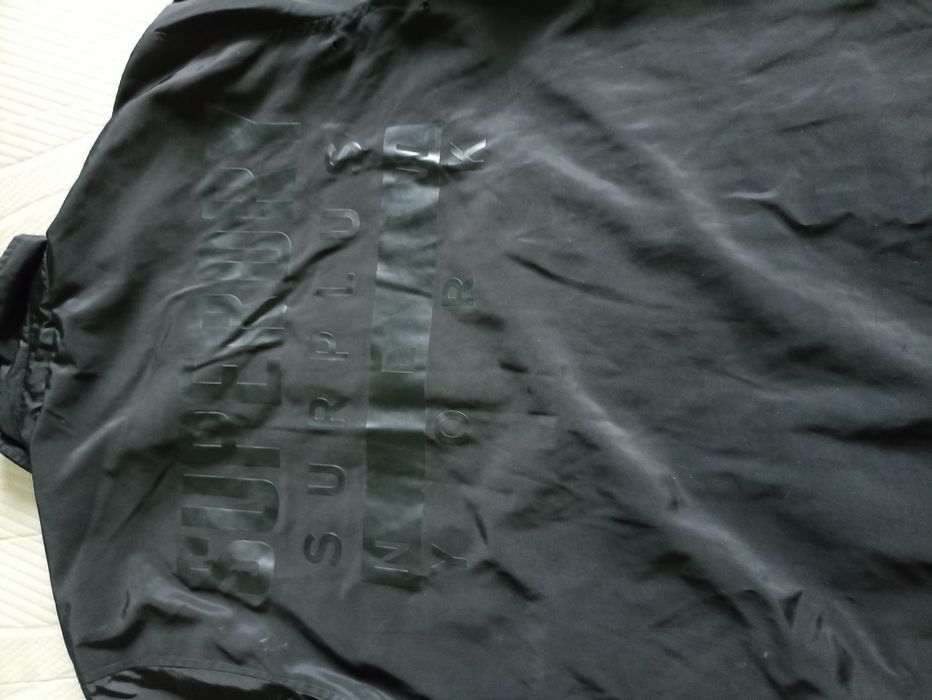 Продавам мъжко тънко яке на super dry