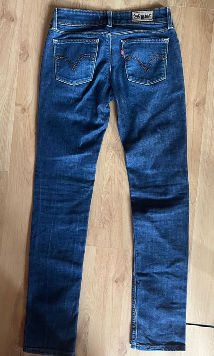 571 Levi’s Slim Fit Low Waist Jeans