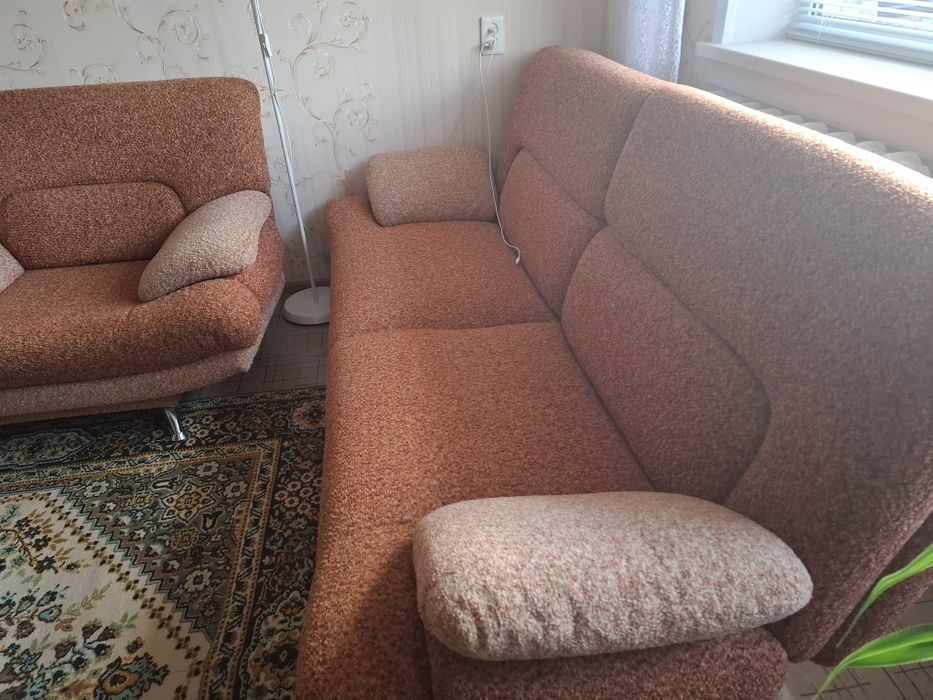 .Продам 2,3 диван в хорошем состоянии.