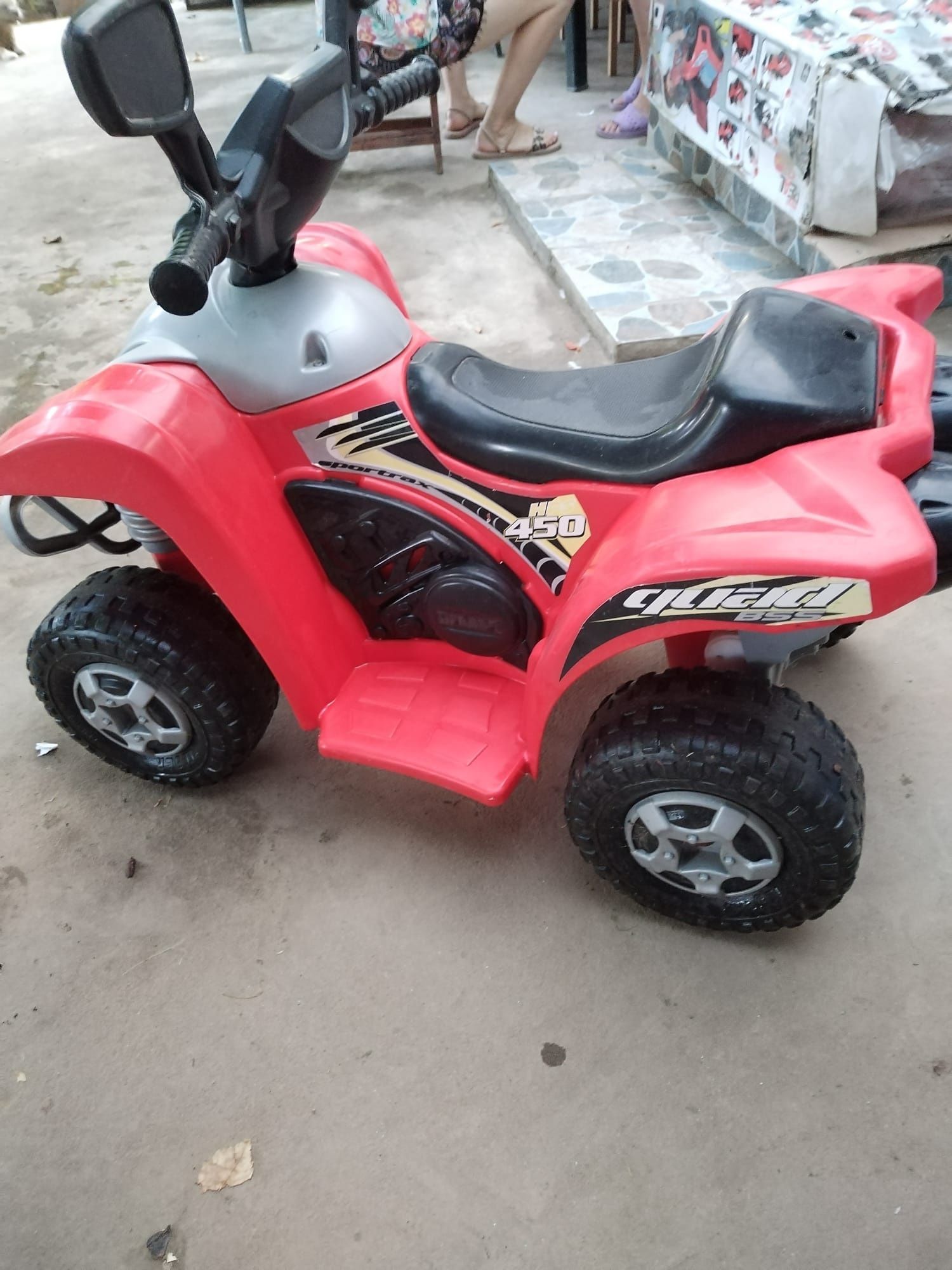 Vând atv copii cu baterie reîncărcabila!