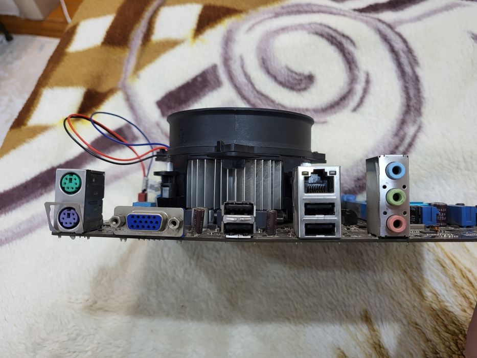 Материнская плата