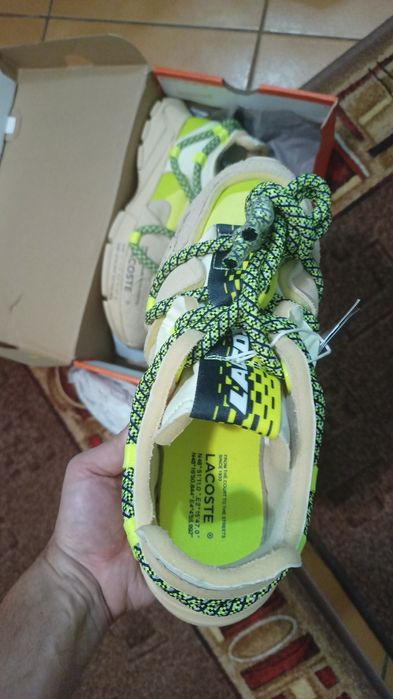 Adidasi Lacoste / Noi cu etichetă