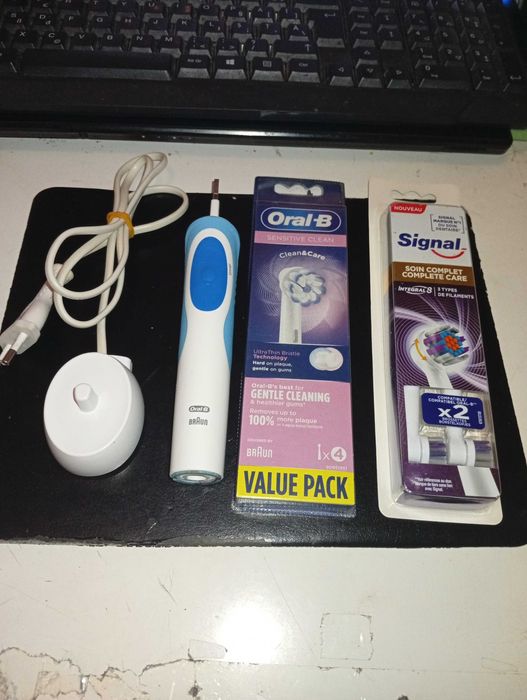 Braun Oral-B Vitality Periuta Dinti Electrica 1 Program + 6 Capete