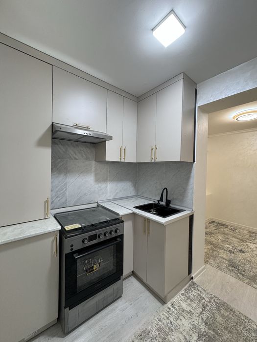 Вокзал 2 ком квартира сотилади!