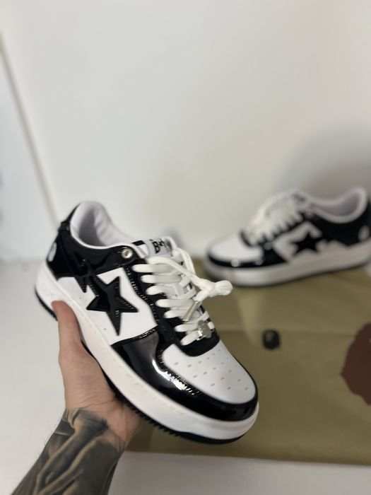 Adidasi albi negri 42