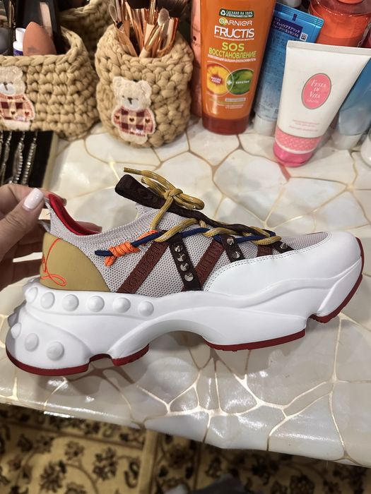 Кроссовки Louboutene