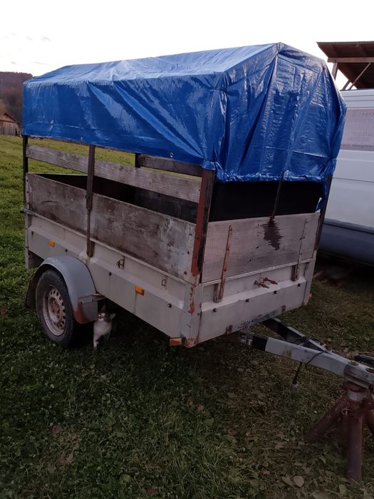 De vânzare remorca auto