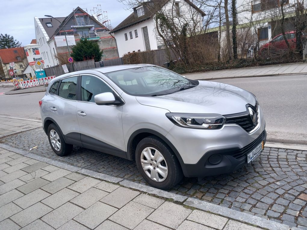 Vand sau schimb Renault  kadjar 1,2 benzina