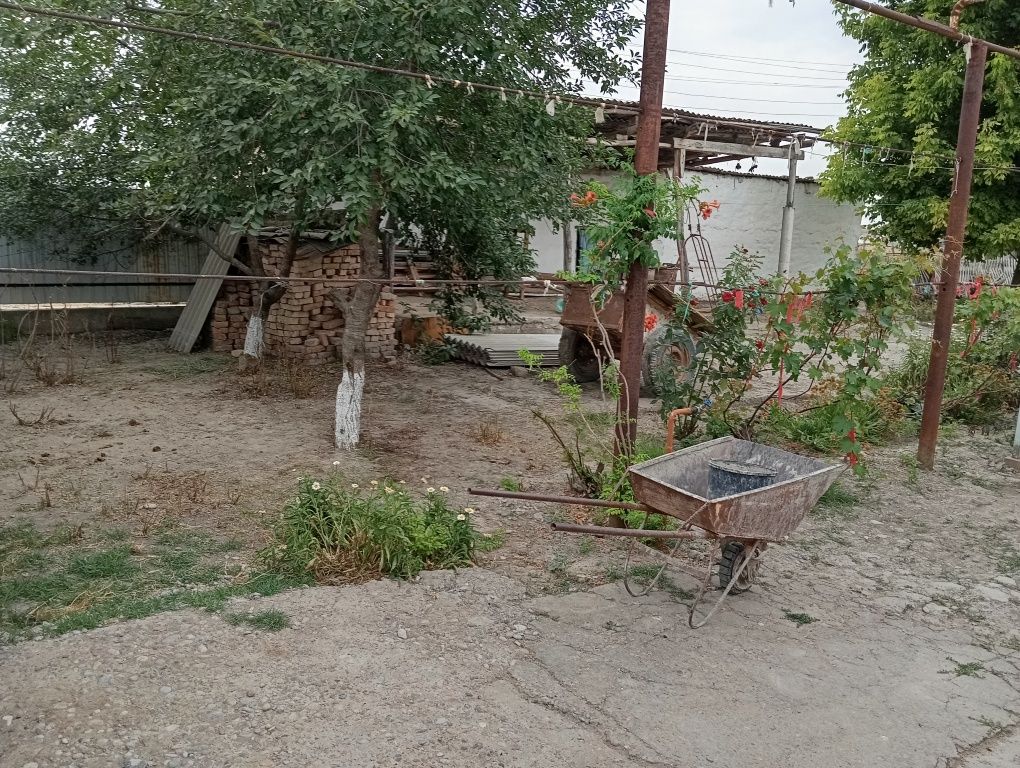 Quyi chirchiq uy sotiladi