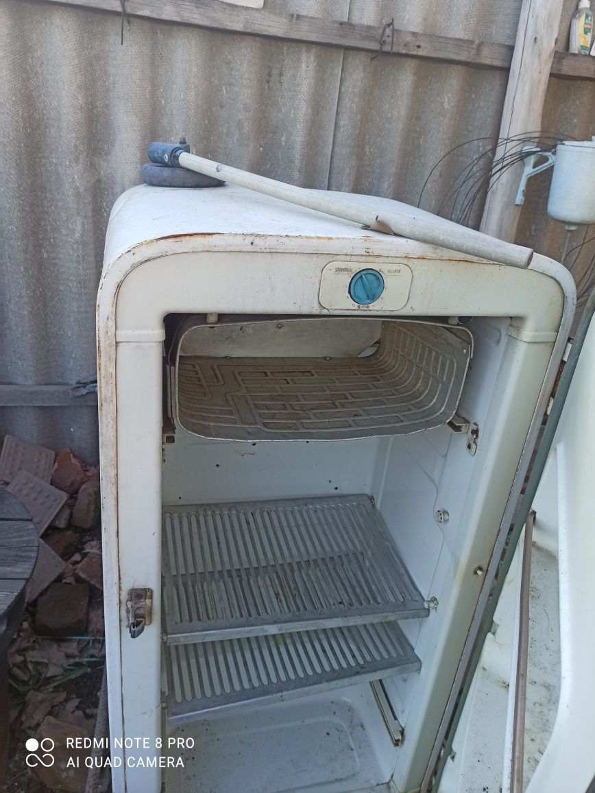 Продам холодильник СССР