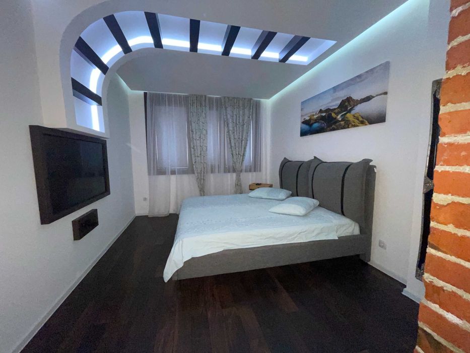 Продава се Тристаен апартамент в София, Център - 83 кв.м за 3615 €/кв.м - Снимка #4