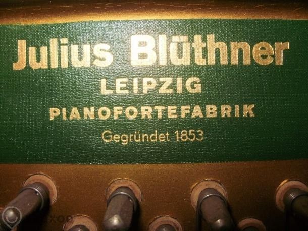 пиано Julius Blüthner