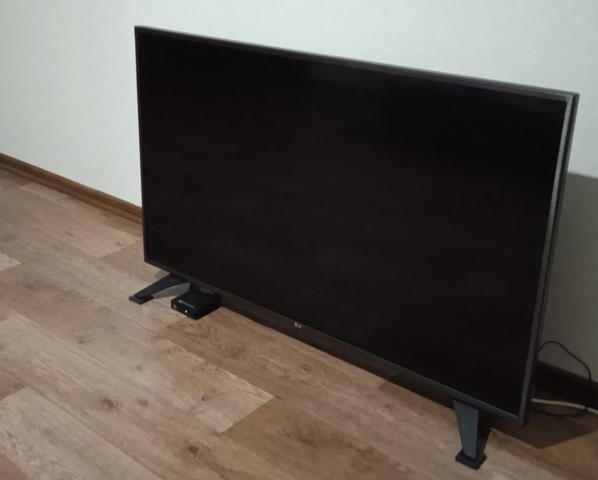Продам телевизор LG.