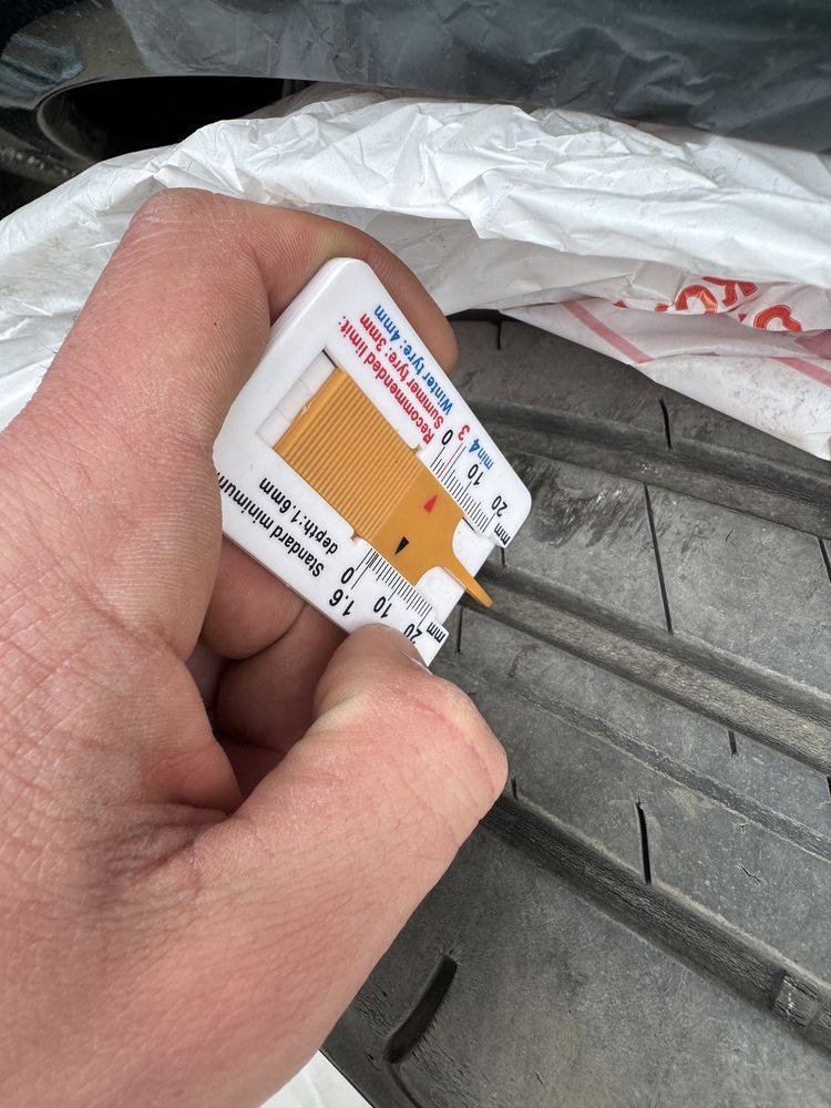 Гуми GOODYEAR efficient grip performence 2 205.55.16