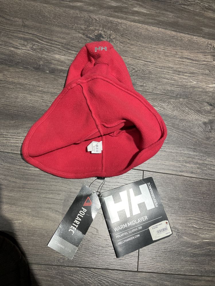 Бебешка шапка HELLYHANSEN + още една шапка