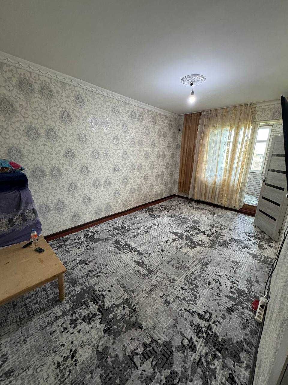 Продается своя 1+1/2/4 массив Панельный балкон 2х6