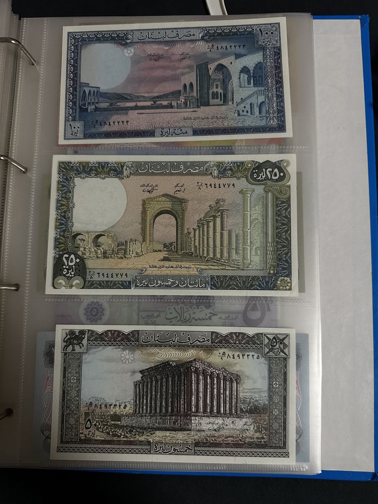 Банкноты разных стран.
