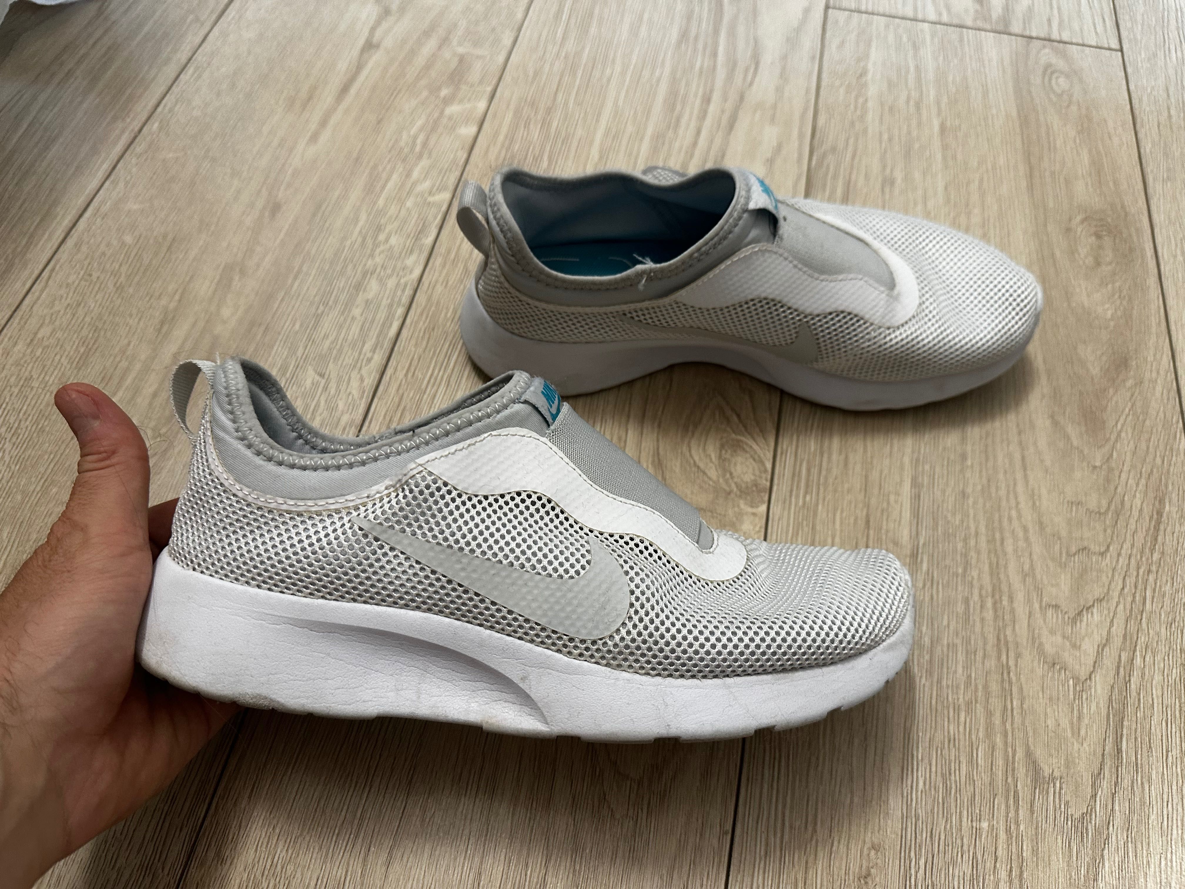 Adidași Nike, bărbați stare bună, sunt foarte ușori de vară.