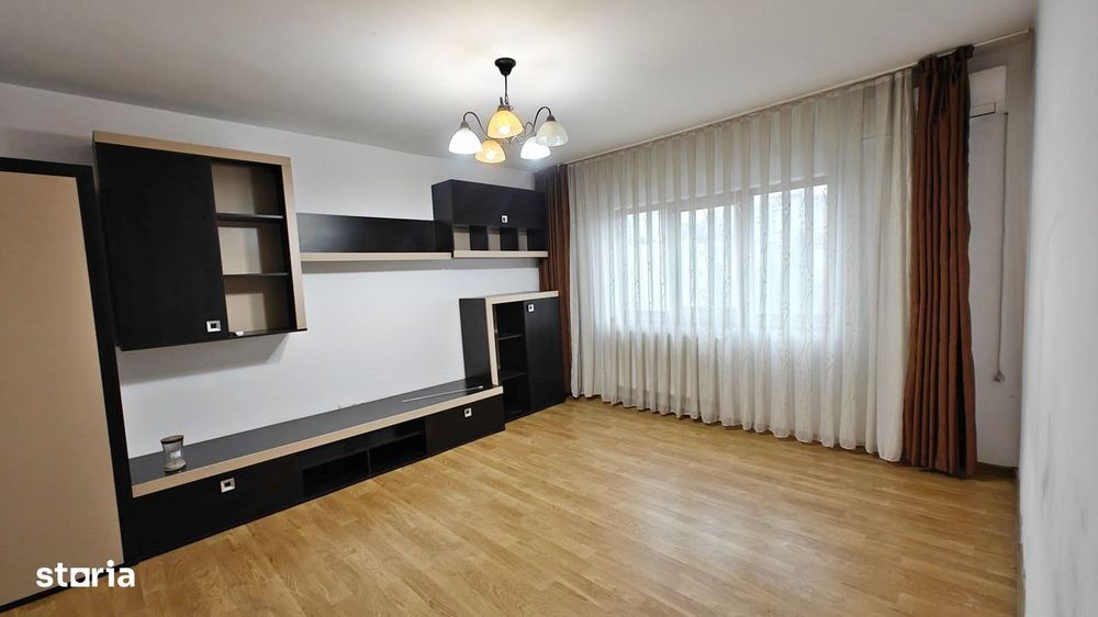 Apartament 3 camere, etaj 3, decomandat, 2 baie, Plopilor