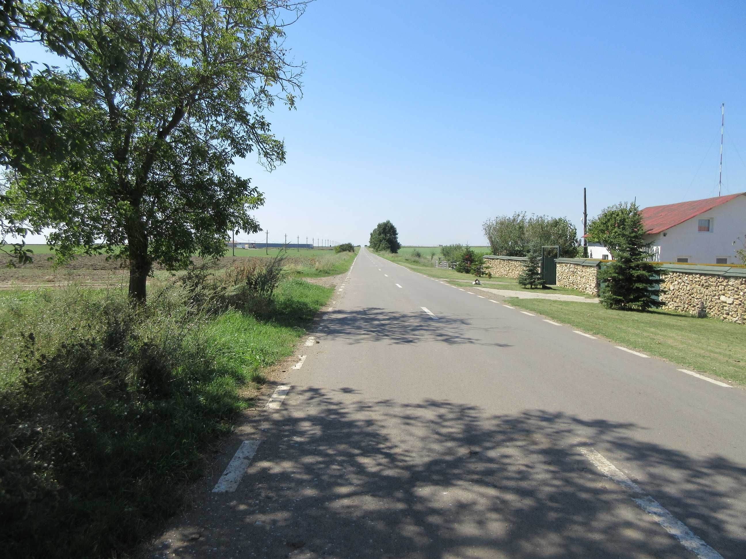 Agigea teren extravilan 2 ha, la sosea