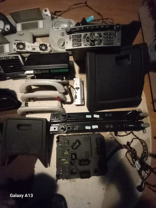 Vând piese Peugeot 407 sw  2005