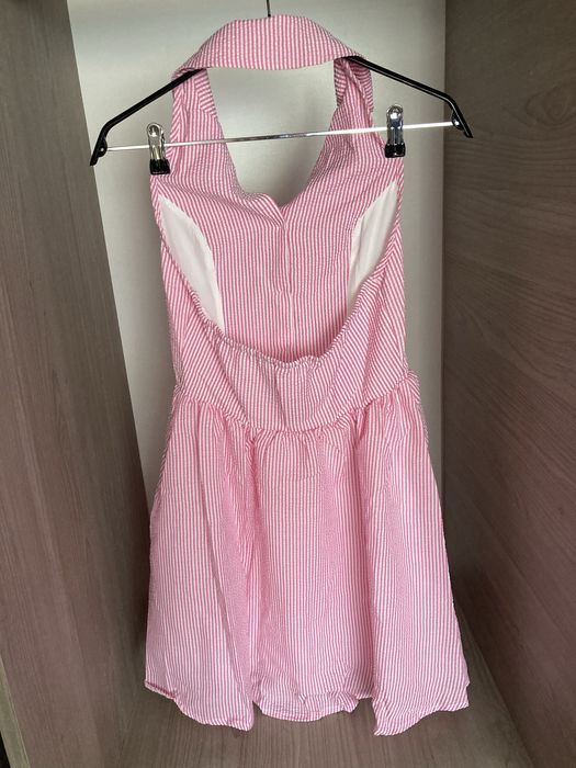 Нова розова рокля с гол гръб