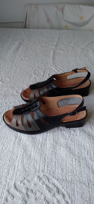 Sandale mar 37 ...