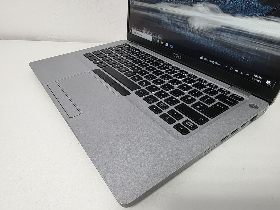 Laptop ca NOU  Dell Latitude 5410 i7-10610U ssd 14" FHD GARANTIE 3ani