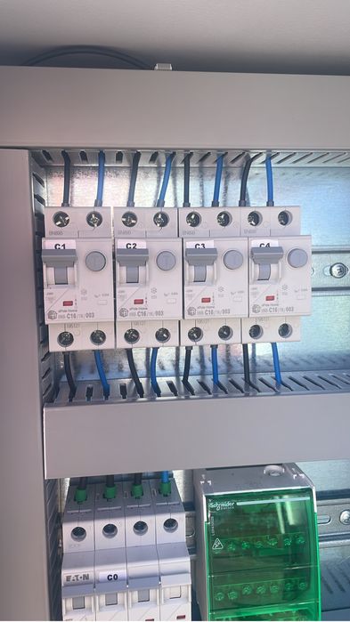 Electrician calificat