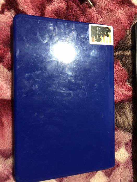 Samsung netbook sotiladi narx kelishamiz