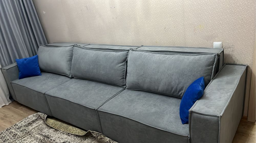 срочно продам диван(дивандек в подарок)
