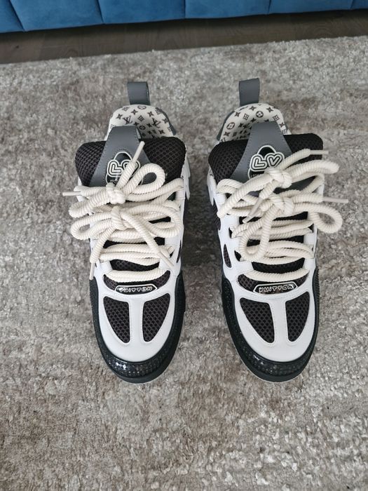 Louis vuitton skate dark grey