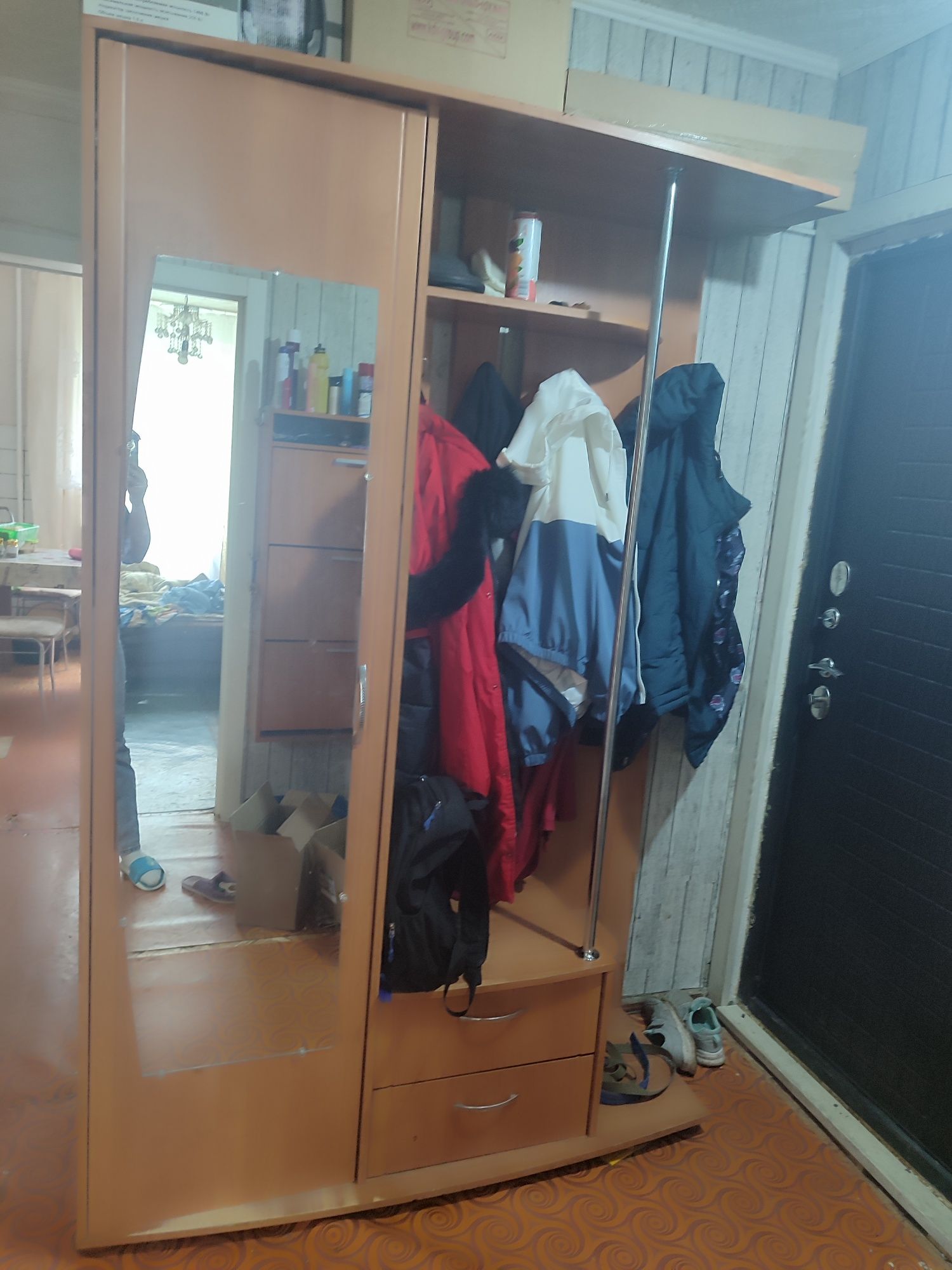 Продам прихожую !