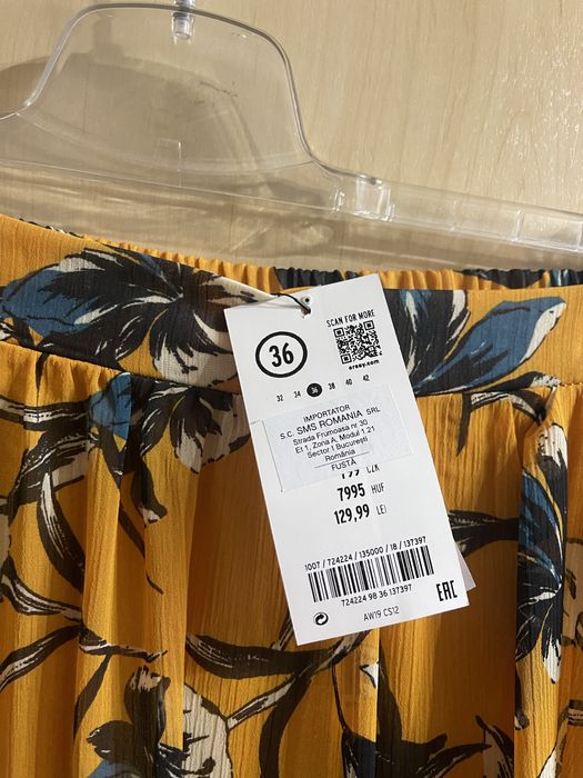 Fusta noua cu eticheta Orsay