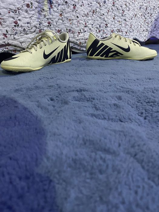 Vand ghte fotbal nike cu crampoane marimea 38