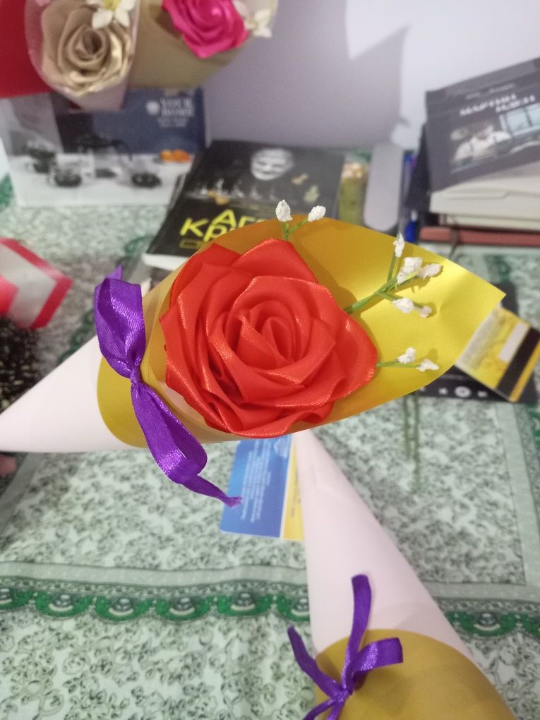 Подаркиге букетлер бар