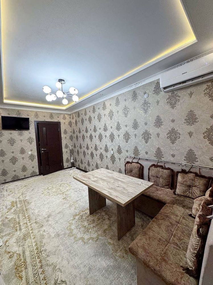 Fargona shaxar oybek radomdi yonida kunli kvartira bor bezzaks quyamiz