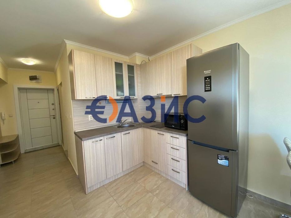 Продава се Тристаен апартамент в Поморие - 72 кв.м за 1202 €/кв.м - Снимка #1