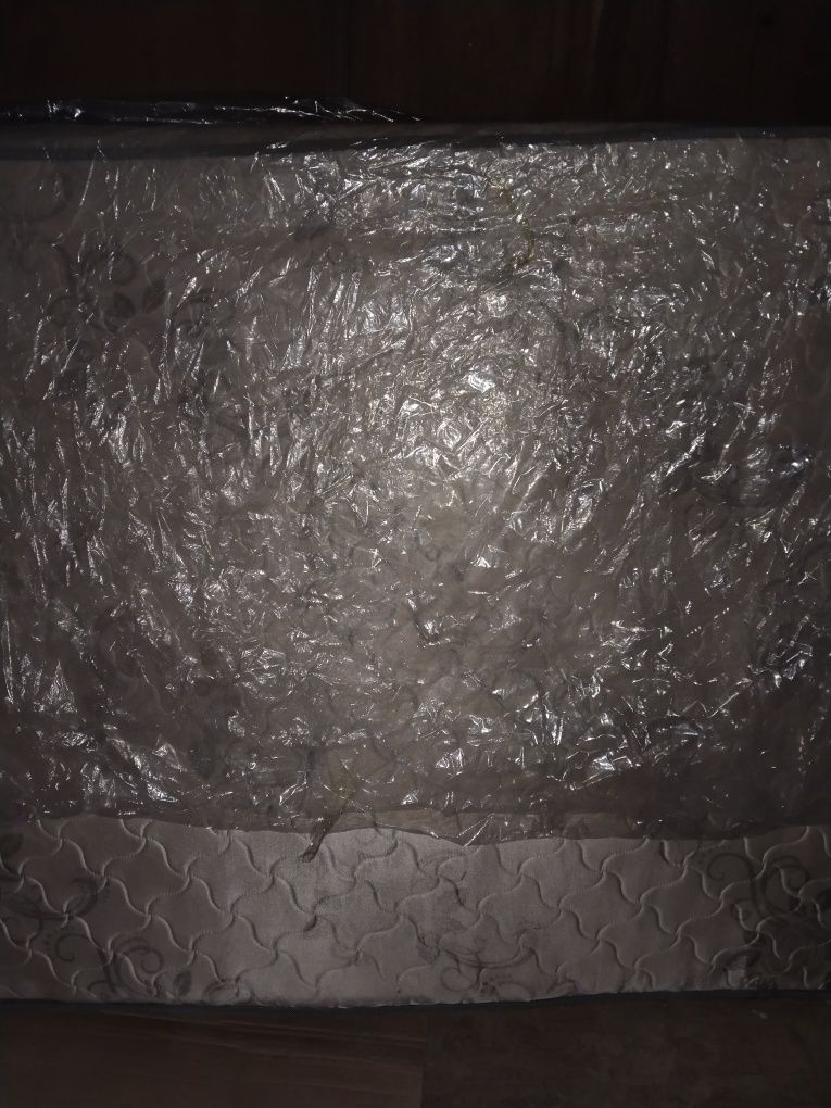 Продам матрас 160 *200