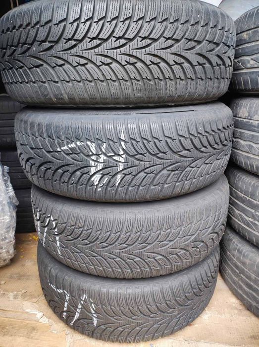 17 цола зимни гуми Nokian 215-65