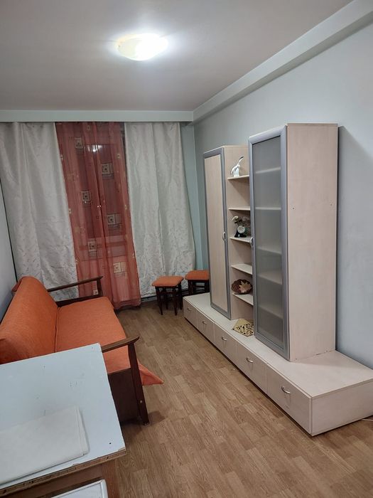 Ofer spre închiriere apartament 2 camere Str.Bisericii Române