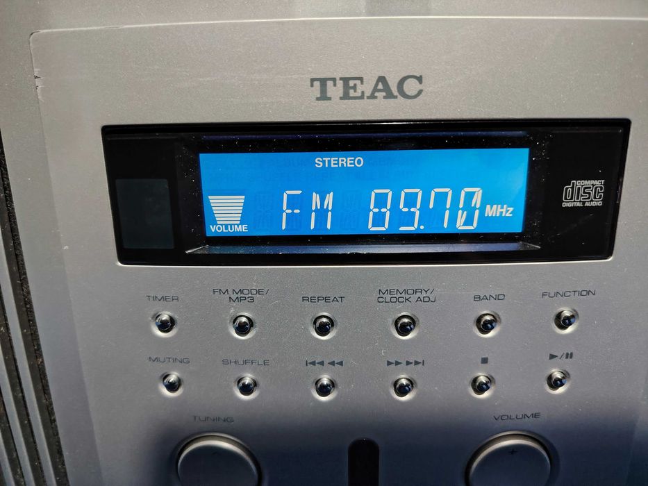 TEAC model SR-L35 USB CD Receiver, CD, Radio, USB, AUX.
