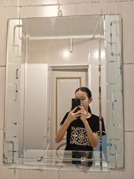 Айна сатылады. Жағдайы жаксы. Бағасы 10 000 тг