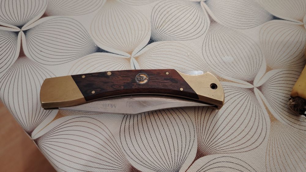 Vînd cuțite + briceage vînătoare  450 tot  setul!