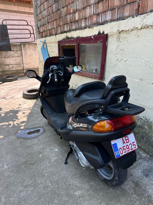 Vând scuter 125 Kymco
