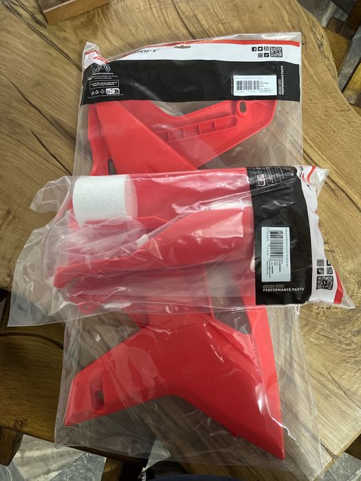 Vând carene BETA RR POLISPORT noi, sigilate