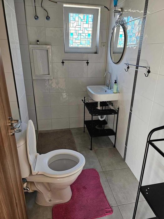 Дава се под наем Двустаен апартамент в Бургас, Център - 72 кв.м за 357 € - Снимка #3