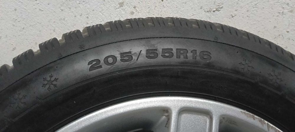 Зимни автомобилни гуми с джанти 205/55/16 за FORD